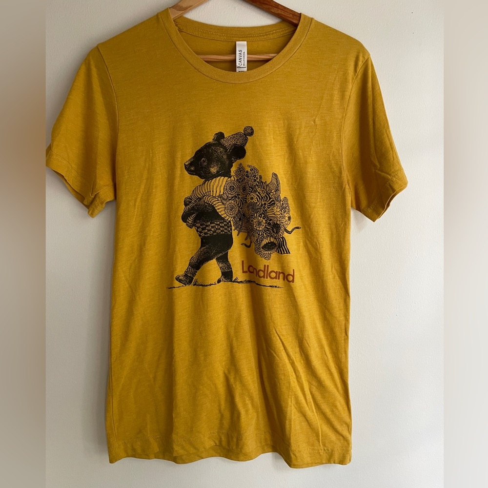 🏝️ Landland T-shirt Bear Mustard Yellow Size S Bella Canvas Small